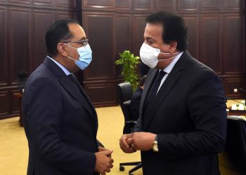 مدبولي: تزايد الإصابات بفيروس كورونا تؤكد أهمية الالتزام بتطبيق اشتراطات الوقاية