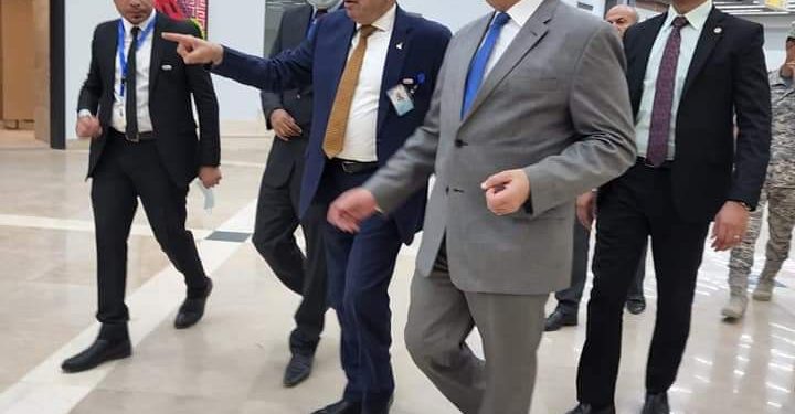 وزير الطيران المدنى يتفقد مطار العلمين الدولى