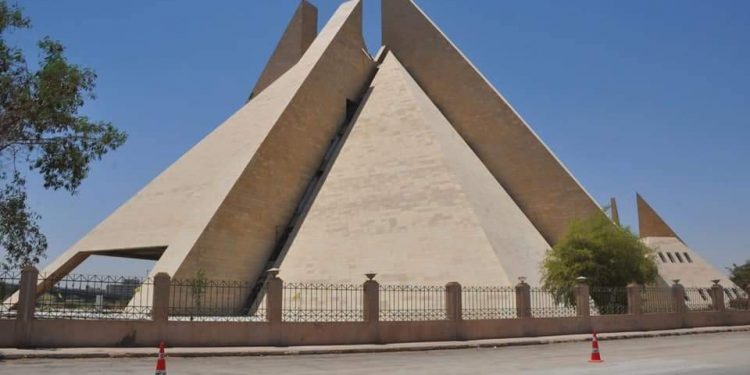 تنفذه المقاولون العرب باستثمارات150 مليون جنيه.. جولة تفقدية لوزير السياحة والآثار بالمتحف الآتوني بالمنيا