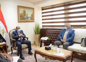 وزير التنمية المحلية يتابع مع وفد برنامج الأغذية العالمي بالقاهرة ملفات التعاون المشترك