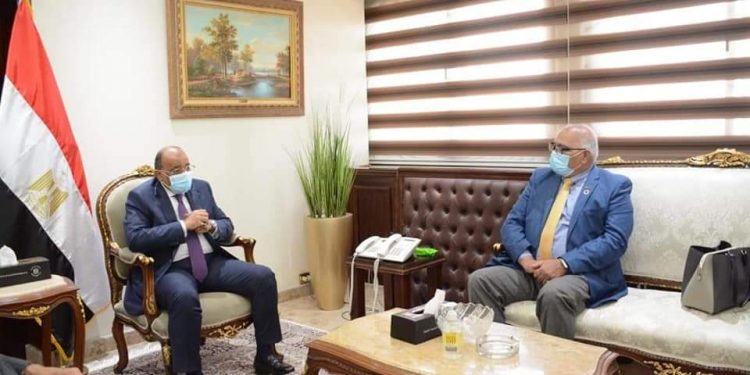 وزير التنمية المحلية يتابع مع وفد برنامج الأغذية العالمي بالقاهرة ملفات التعاون المشترك