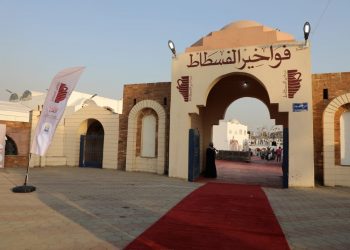 محافظ القاهرة يتفقد مهرجان “جواهرجية الطين”