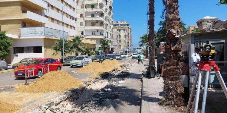 رئيس صرف الإسكندرية يجرى جولة تفقدية لمشروعات فصل مياه الأمطار