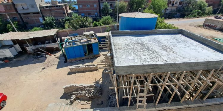 بنسب إنجاز تصل إلى 90%.. رئيس مياه دمياط يتابع مشروعات المرحلة الأولى لمبادرة حياة كريمة