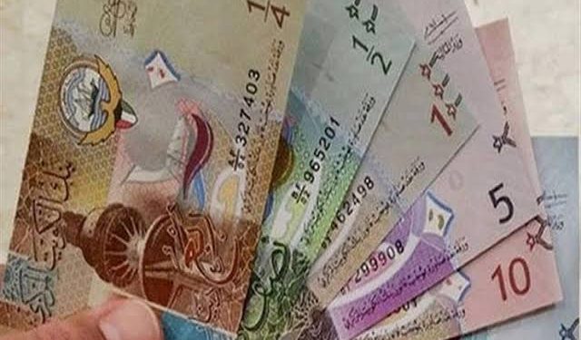 استقرار الدينار الكويتي.. تعرف على أسعار صرف العملات العربية