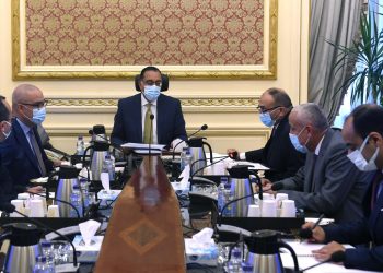 رئيس الوزراء يتابع أعمال تطوير الطريق الدولي الساحلي