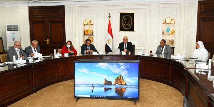 وزير الإسكان يتابع موقف تنفيذ وحدات المبادرة الرئاسية “سكن لكل المصريين” لمنخفضى الدخل بالمدن الجديدة والمحافظات