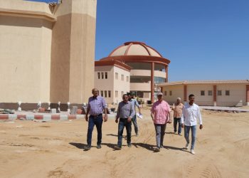 رئيس جهاز العاشر من رمضان يتفقد مشروع نادى المحور الشرقي على 17 فدانا