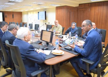 نائب وزير الإسكان يستعرض دور البحث العلمي في مواجهة التغير المناخي وبُعده الاقتصادي على قطاع المياه في مصر