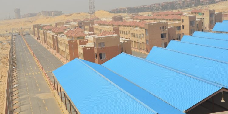 تضم 960 محل.. الإسكان: اليوم مزاد علنى لبيع محال تجارية بالسوق التونسي بمدينة 15 مايو