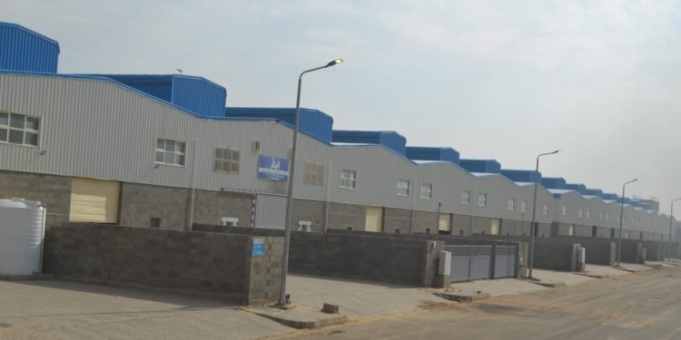 وزير الإسكان: طرح وحدات صناعية بأنشطة متنوعة بمنطقة المطورين الجنوبية بمدينة العاشر من رمضان