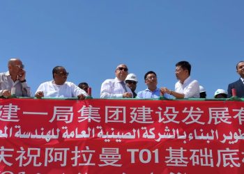 تنفذه “cscec” الصينية.. وزير الإسكان يشهد الانتهاء من صب الأساسات الخرسانية للبرج الأيقوني بالعلمين الجديدة