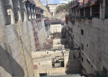 وزير الإسكان: الرئيس السيسى يضع مشروع  سد جوليوس نيريرى بتنزانيا على رأس اهتماماتنا