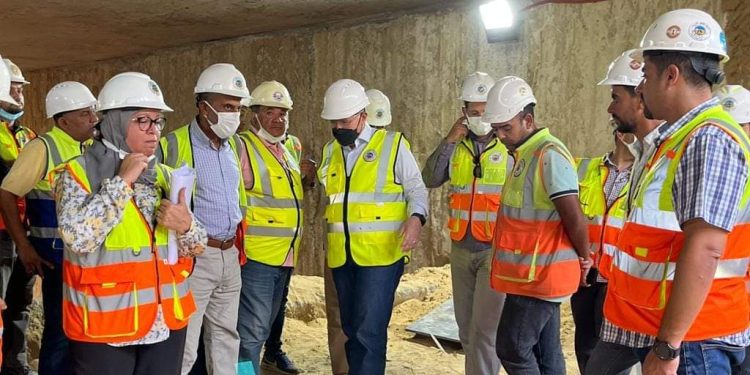 يخدم 2 مليون راكب.. رئيس المقاولون العرب يتفقد أعمال الشركة بالخط الرابع لمترو الأنفاق