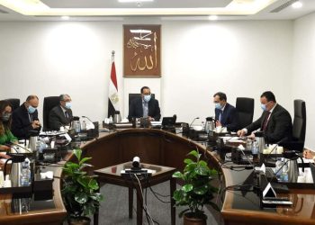 رئيس الوزراء يتابع خطوات فض التشابكات الحكومية بين الوزارات والجهات