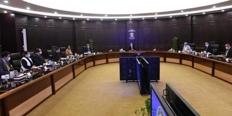 رئيس الوزراء يتابع التحضيرات الخاصة باستضافة مصر للدورة الـ 27 لقمة المناخ COP27