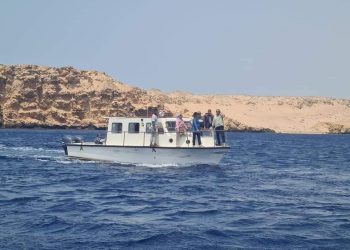 وزيرة البيئة فى جولة بحرية مفاجئة لمتابعة تنفيذ خطة الأنشطة البحرية بشرم الشيخ