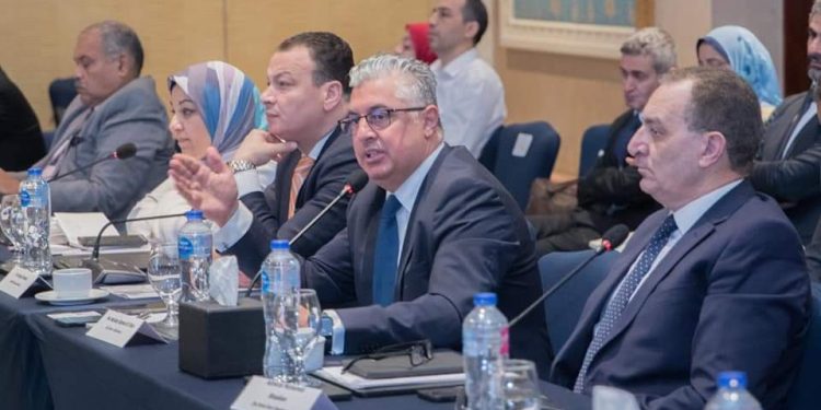 “اقتصادية قناة السويس” تتابع مشروعات الوقود الأخضر مع الشركات العالمية