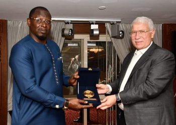 السفير السنغالي يبحث سبل التعاون مع المقاولون العرب