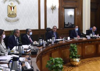 رئيس الوزراء يتابع موقف تنفيذ الحزمة العاجلة للإصلاح الاقتصادي