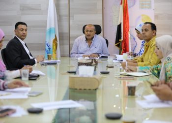 رئيس مياه المنيا يتابع مع قطاع المشروعات ومديري الافرع ومنسقي حياة كريمة نسب تنفيذ الأعمال فى 192 قرية