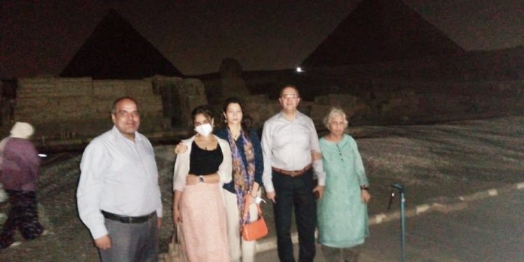 سفير الهند بالقاهره يزور الصوت والضوء