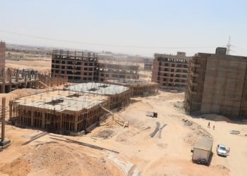 على 70 فدان.. رئيس جهاز أكتوبر يتفقد مشروع سكن لكل المصريين