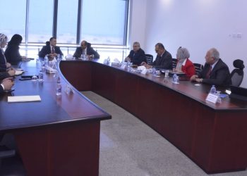 وزيرا السياحة والآثار والطيران المدني يبحثان آليات تنشيط الحركة الجوية والسياحية لمصر