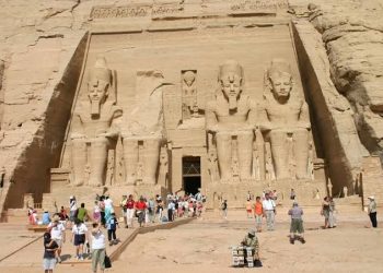 المركزي: 8.2 مليار دولار صافي إيرادات السياحة العام المالي الماضي