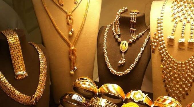 انخفاض جديد بأسعار الذهب.. وعيار 21 بـ1065 جنيها