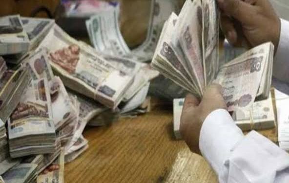 بدء صرف رواتب موظفو الدولة بعد غد الأربعاء