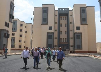 وزير الإسكان : جولات مكثفة لمسئولي الوزارة بمواقع عمارات المبادرة الرئاسية “سكن لكل المصريين” بالمدن الجديدة