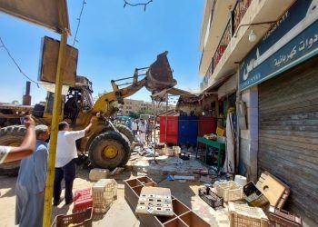 وزير الإسكان يُصدر 12 قراراً لإزالة مخالفات البناء بالقطاع الأول للساحل الشمالي الغربي