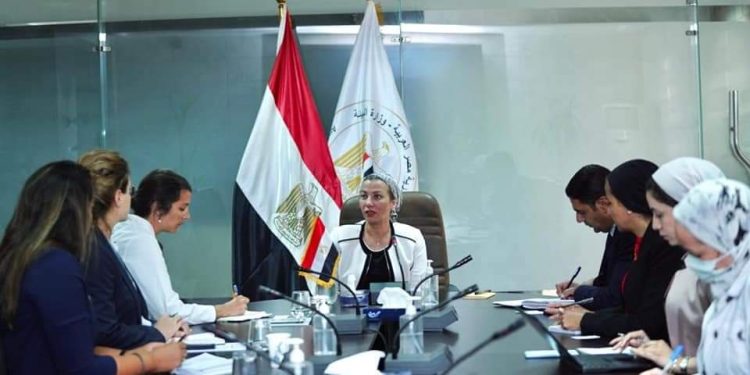 وزيرة البيئة تجري مباحثات مع مديرة مكتب الوكالة الفرنسية للتنمية بمصر