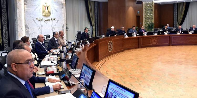 مجلس الوزراء يوافق على مشروع قرار بتحديد أسعار الأراضى الصناعية التى يتم طرحها للمستثمرين