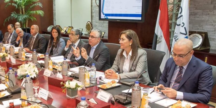 مجلس إدارة اقتصادية قناة السويس يوافق على مشروعات جديدة بالمناطق الصناعية والموانئ التابعة