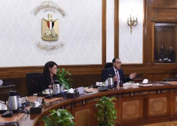 رئيس الوزراء يستعرض الأجندة المبدئية المُقترحة ومحاور المؤتمر الاقتصادي