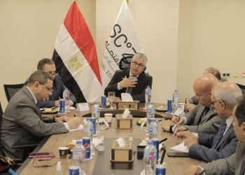 رئيس اقتصادية قناة السويس يترأس أولى اجتماعات الهيئة بمقرها بالعاصمة الإدارية الجديدة