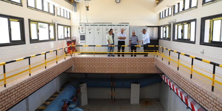 رئيس مياه الاسكندرية يتفقد الأعمال الجارية بمنطقة غرب والساحل