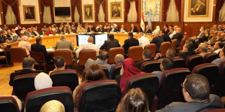 محافظ القاهرة بوجه برفع درجة الاستعداد لمواجهة موسم الأمطار