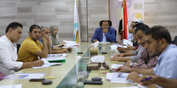 رئيس مياه المنيا يتابع الموقف التنفيذي لمشروعات حياة كريمة