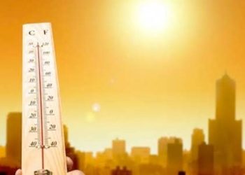 الرطوبة وارتفاع الأمواج أهم ظواهر طقس غدا الثلاثاء