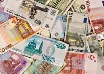 تباين أسعار صرف العملات العربية اليوم الأحد