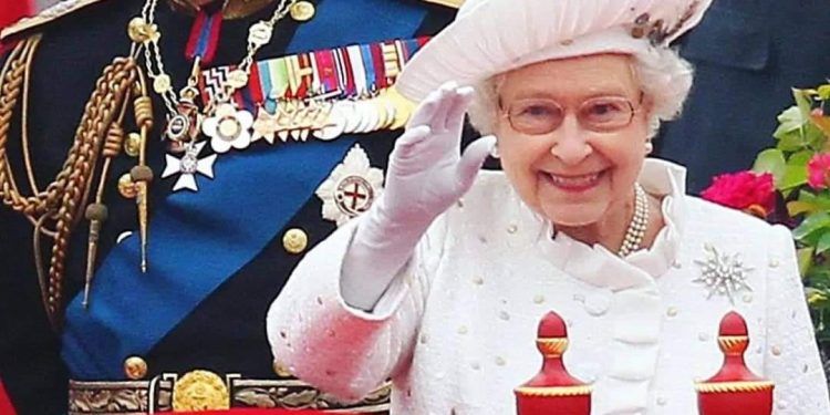 موت هادئ وحياة صاخبة وحكم امتد 70 سنة.. وفاة الملكة إليزابيث