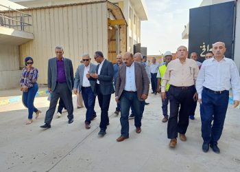 نائب وزير الإسكان للبنية الأساسية ومسئولو المرافق يتفقدون محطة معالجة الصرف الصحي بالتل الكبير بمحافظة الإسماعيلية