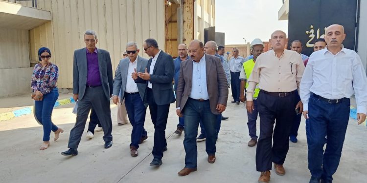 نائب وزير الإسكان للبنية الأساسية ومسئولو المرافق يتفقدون محطة معالجة الصرف الصحي بالتل الكبير بمحافظة الإسماعيلية