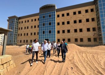 جولات تفقدية لمسئولى الإسكانبالمشروعات الجارية بمدن العاشر من رمضان وبدر وحدائق العاصمة