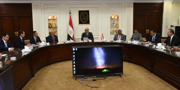 "الجزار" يلتقي نائب رئيس شركة "cscec"الصينية ويدعوه لإنشاء مقر دائم لها في مصر