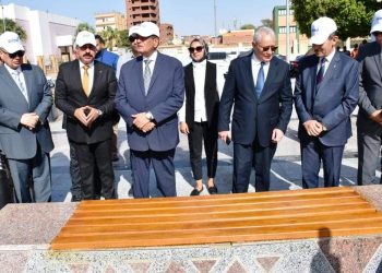 وزير التنمية المحلية ومحافظ أسوان يتفقدان مشروع ممشى أهل مصر