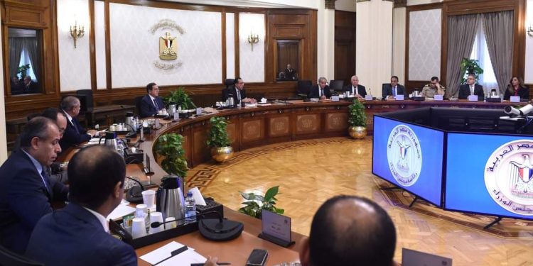 رئيس الوزراء يتابع جهود أجهزة الدولة فى التعامل مع تداعيات الأزمة الروسية – الأوكرانية